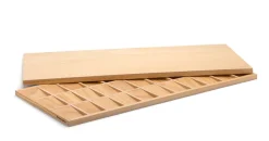 Aufgedruckte Buchstaben mit Holzkasten