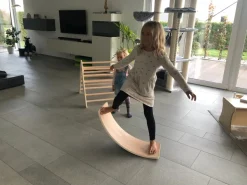Balancierbrett - Das kratzfeste Balanceboard mit Filzboden