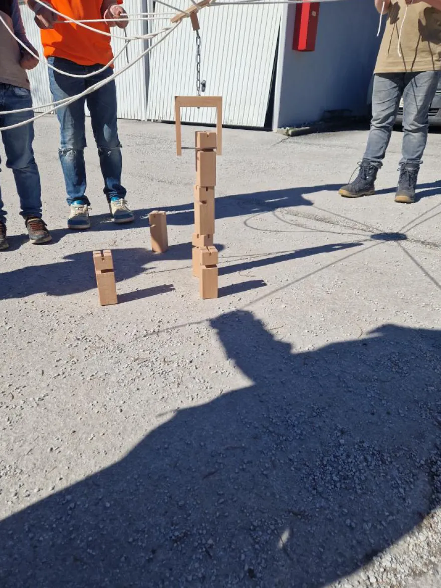 Fröbelturm - Im Team zusammenarbeiten ab 6 Jahren