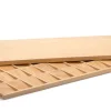 Holzkasten zu den aufgedruckten Buchstaben