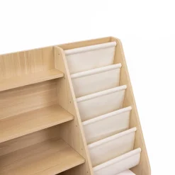 Kinderregal mit offenen Fächern
