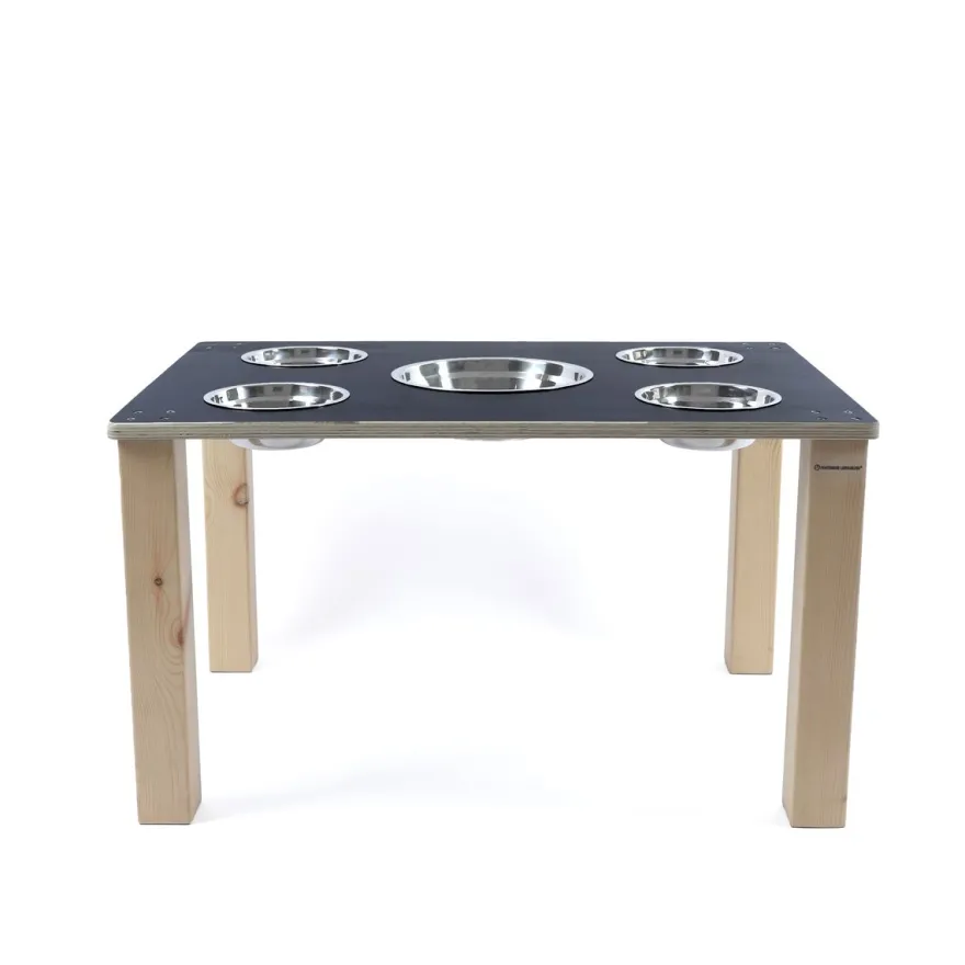 Matschtisch mit Spielschalen