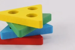 Sortierbrett mit Formen und Stäben - bunt
